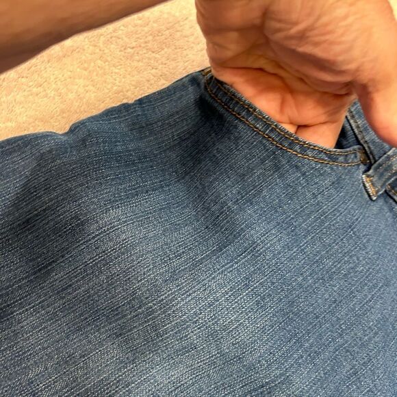 Croft & Barrow Blue Boyfriend Jeans with Distressed Details size 12 stretchy - Picture 4 of 10